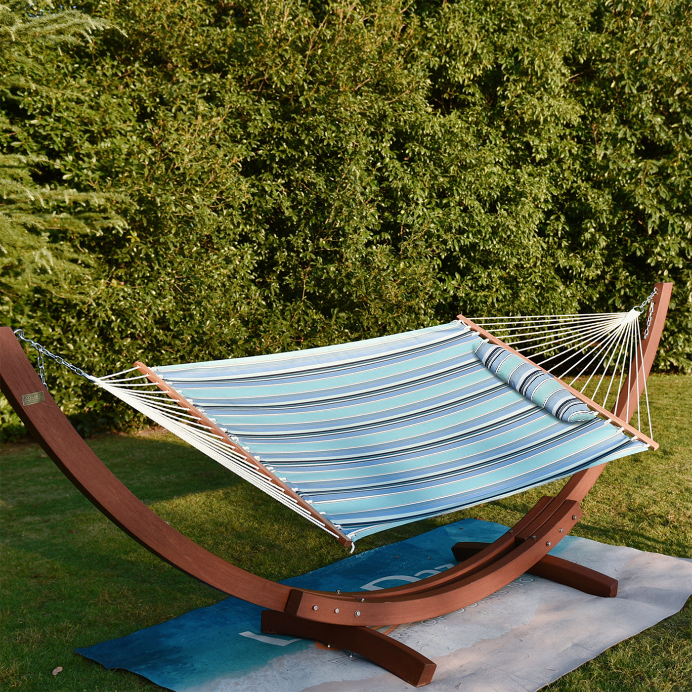 Lazy Daze Sunbrella Single-layer Hammock, resting on the grass for a perfect relaxing spot.#color_gateway-mist